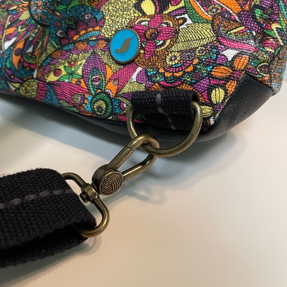 Sakroots Artsy Birdy Owl Convertible Daytrip Campus Backpack Colorful Like New - Picture 3 of 8